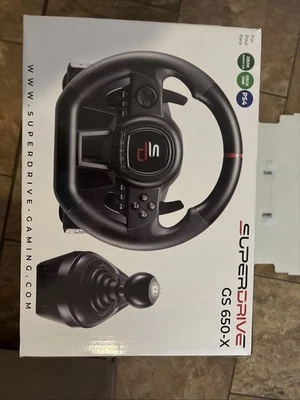 Volante gaming Super Drive GS 650-x con pedales, rueda y cambio de marchas. Foto 1 de 4