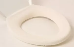 2 COMFY COVERS GERM-RESISTANT TOILET SEAT COVER WHITE. JAPANESE DESIGN. FOR USA - Picture 1 of 5