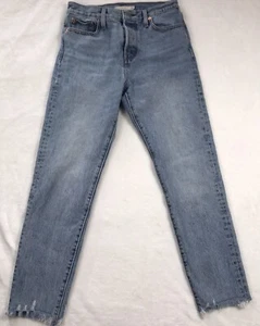 LEVI’S  Premium Wedgie Fit Ankle Frayed Blue Jeans Women’s Sz 26 - Picture 1 of 11