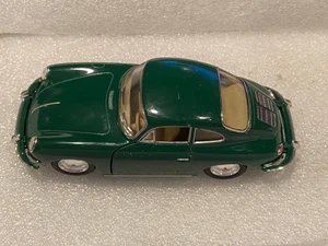 Kinsmart 1:32 Green Porche 356 B Carrera 2 KT5398 Pull Back Diecast usado g2 - Imagen 1 de 8