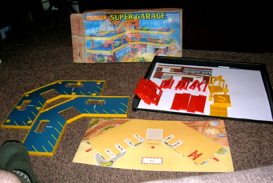 Винтажный 1979 спичечный коробок супер гараж набор почти полный 550102 LESNEY с коробкой - Изображение 1 из 4