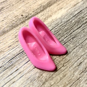 1991 Totally Hair Barbie Ersatzschuhe/Absätze rosa - Bild 1 von 2