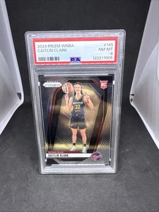 2024 Panini WNBA Prizm Caitlin Clark RC Rookie #145 Fever PSA 8 - Foto 1 di 2