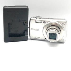 FujiFilm FinePix F100fd 12.0 MegaPixels Silver Compact Digital Camera From Japan - Picture 1 of 10