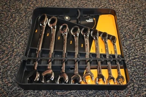 Getriebeschlüssel 8 tlg. 12 Pt. Umschaltbare Spezialeinsätze Kombination Schraubenschlüssel Set metrisch 9543 - Bild 1 von 6