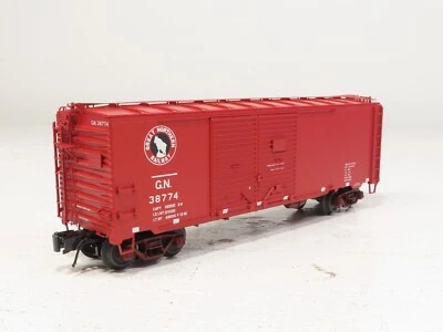 Atlas 3001832-3 Great Northern Double Door Boxcar #38774 LN  - Image 1 of 4