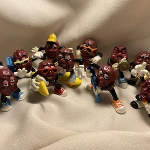 Lot of 11 Vintage California Raisins 1985 to 1988 PVC Figures - Picture 1 of 8