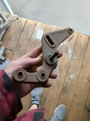 1952-57 年林肯伊顿动力转向泵支架 EAD-3354-A 52 53 54 55 56 i — 第 1/4 张图片