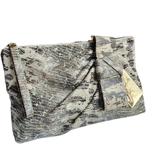 NEW Vince Camuto Leather Snakeskin Bag Python print Clutch Wristlet Zip Close - Picture 1 of 12