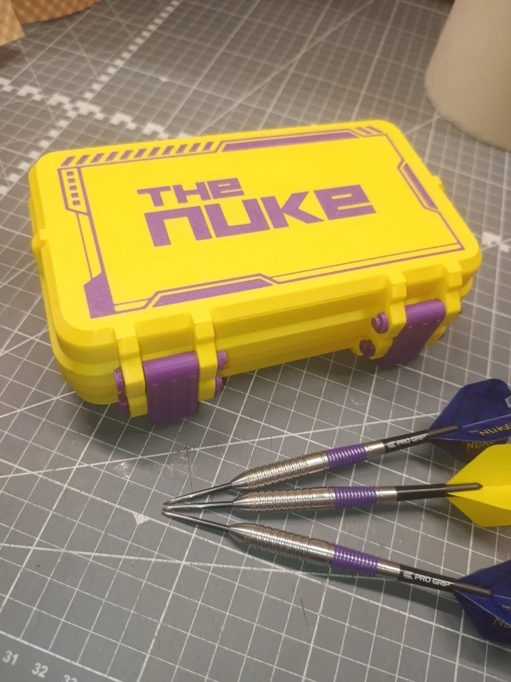 Estuche para dardos personalizado - Soporte resistente impreso en 3D para 3 dardos + repuestos - Imagen 1 de 4