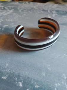 Vintage cuff bracelet striped Lucite Acrylic plastic mid century MOD original - Picture 1 of 7