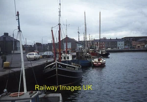 Foto - Quayside Dock Street Galway c1980 - Imagen 1 de 1