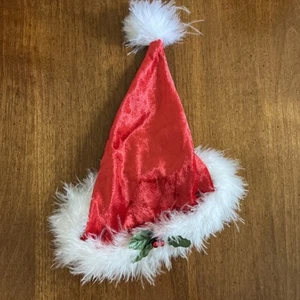 Sombrero de Papá Noel American Girl ribete de piel terciopelo rojo bayas de acebo son campanas que tintinean - Imagen 1 de 6