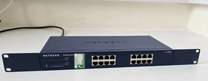 Netgear JGS516 ProSafe 16-portowy przełącznik gigabitowy + wsporniki + zasilacz | Przetestowany ✅ - Zdjęcie 1 z 7