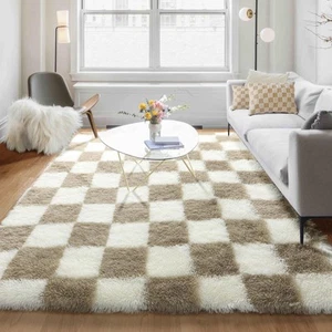 Tapis pour Salon, 5x8 Moelleux Beige Doux et Blanc Crème à Damiers Shag Ar... - Photo 1/7