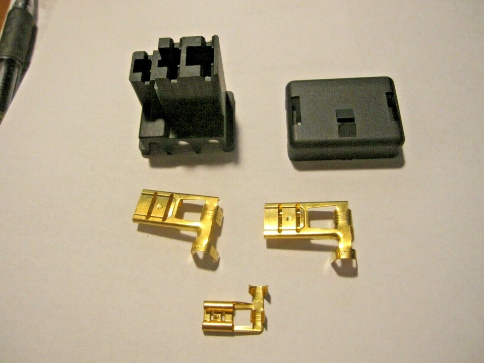 MG MIDGET 1972-80 LUCAS ALTERNATOR WIRE CONNECTOR PLUG KIT  - Image 1 of 3