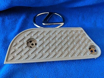 Lexus LX470 Rear Floor Mat Plate Passenger Side 1998-2002 Gray:LF10 OEM step - Image 1 of 4
