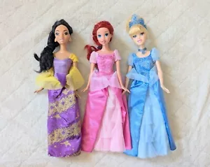 3 Muñecas Princesas Disney Vestido Brillante Jazmín Ariel Cenicienta Barbie 2006 Mattel - Imagen 1 de 6