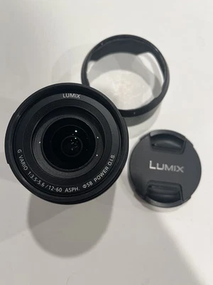 Panasonic Lumix G Vario 12-60 mm f/3,5-5,6 ASPH. Power O.I.S. Lente zoom negra Foto 1 de 3