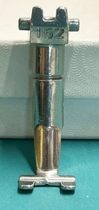 Bernina Button Sew-on / Clamp Presser Foot #152 Old Style - Picture 1 of 3