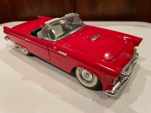 1955 Ford Thunderbird - Maßstab 1:18 Druckguss - rot mit abnehmbarem weißen Verdeck - Bild 1 von 8