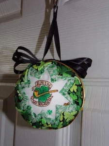 St Patrick's Day, 3 Zoll Stoff Ball Ornament; ERIN go Bragh; Made in USA - Bild 1 von 2