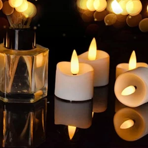 Lumini a batteria con timer, 12 candele a LED tremolanti elettriche, candele sen - Foto 1 di 1