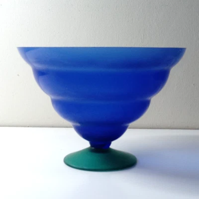 Vintage Memphis-style satin glass bowl, 4 tiered cobalt blue body & green foot - Image 1 of 4