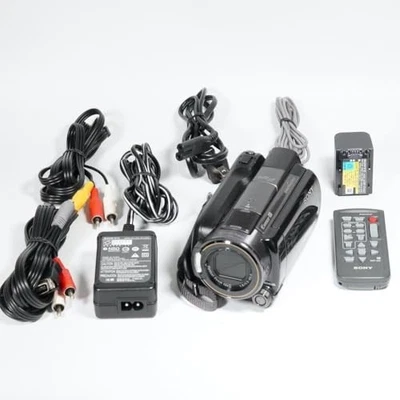 Sony HDR-XR520V Black Handycam Camcorder HDD 240GB 12x Optical Zoom w/Battery - Image 1 of 4