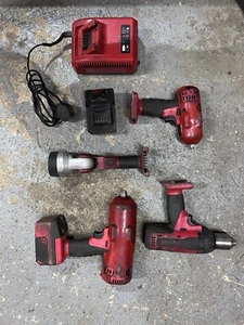 Snap on 18 V Schlagpistole Taschenlampe 3/8 1/2 Bohrer Ladegerät Akku Lithium Bitte lesen - Bild 1 von 12