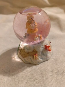 Russ Berrie & Co Miniature Snowglobe - Picture 1 of 6