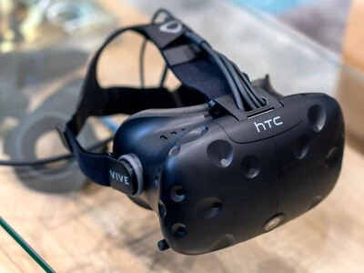 HTC VIVE Virtual Reality VR Headset with Link box, cables and Power - Image 1 of 4