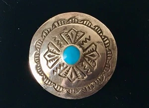 Broche pequeño concho vintage de plata de ley con piedra central azul - Imagen 1 de 8