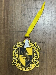 Universal Studios Harry Potter Wizarding World HUFFLEPUFF Wappen Ornament in einwandfreiem Zustand - Bild 1 von 7