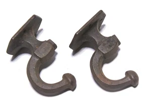 2 PASSENDE VINTAGE GUSSEISEN HUT- ODER KLEIDERHAKEN - Bild 1 von 7