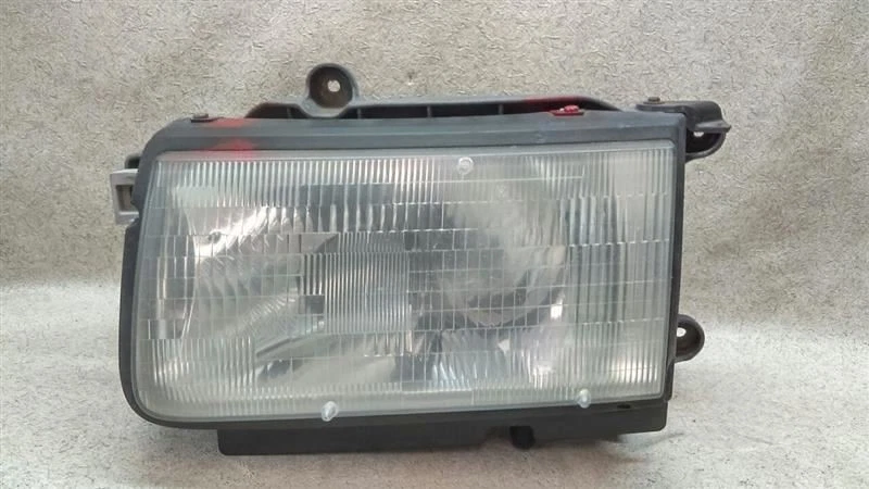 Driver Left Headlight Fits 98-99 HONDA PASSPORT F101-183146 - Image 1 of 4