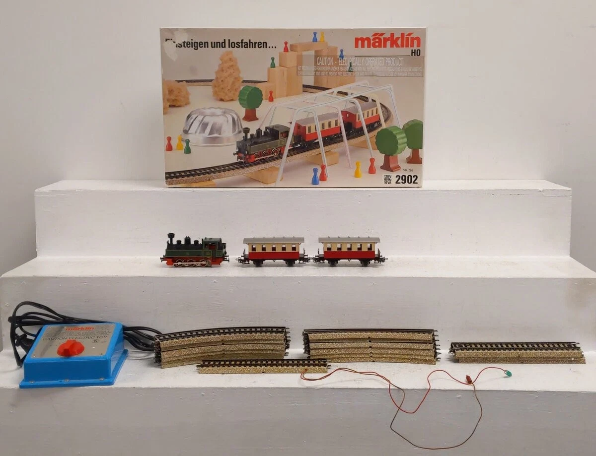 Märklin HO with Vintage Model Railroad Starter Sets & Packs for
