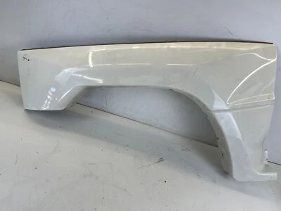 97-99 Mitsubishi Pajero Evolution quarto traseiro direito arco lascado V55W JDM FABRICANTE DE EQUIPAMENTO ORIGINAL - Imagem 1 de 4