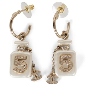 71420 auth CHANEL gold-tone 22S NO 5 PERFUME Dangle Earrings - Picture 1 of 7