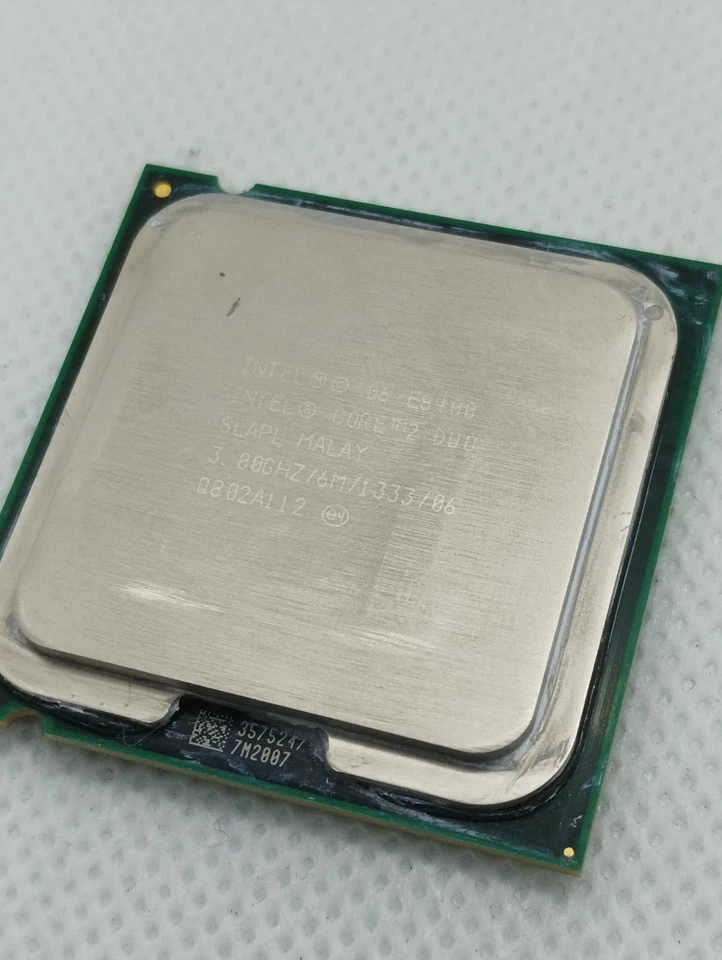Processore Intel Core 2 Duo E8400 3.00Ghz/6M/1333/06 socket 775 - Immagine 1 di 3