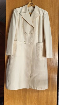 Cremefarbener Seidenmantel, Gr.38/40, Marke CAROLINE ROHMER, Paris - Bild 1 von 3