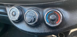 Toyota Yaris 2012-2014 - Panel de control de calefacción con aire acondicionado - freno 403 - Imagen 1 de 7