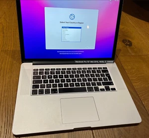 MacBook Pro Retina 15.4" Mid 2015 256GB SSD 16GB Ram 2.2GHz Core i7 A1398 - Picture 1 of 6