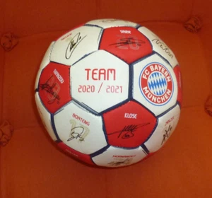 kleiner Autogrammball Bayern München 2020/2021 mit gedruckten Autogrammen - Bild 1 von 1