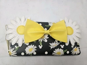 DISNEY LOUNGEFLY GELDBÖRSE MINNIE MOUSE GÄNSEBLÜMCHEN - Bild 1 von 4