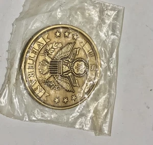 US Military Veteran Vietnam The Wall Challenge Coin. NM 1-1/2" Inches - Picture 1 of 2