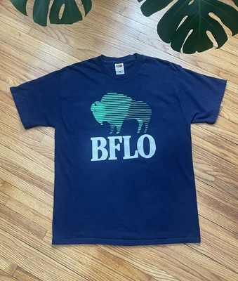 Vintage 90s Y2K Large Buffalo BFLO New York NY UB Souvenir Novelty T-Shirt - Image 1 of 4