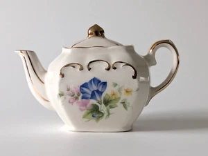 Sadler Miniature Cube Teapot England Floral Gold Miniatures Ornaments Vintage - Picture 1 of 9