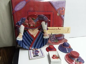 Lote mixto Red Hat Society - Imagen 1 de 12