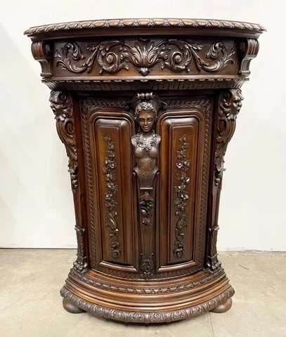 Special Quality French Antique Renaissance Revival Corner Cabinet in Walnut Cover